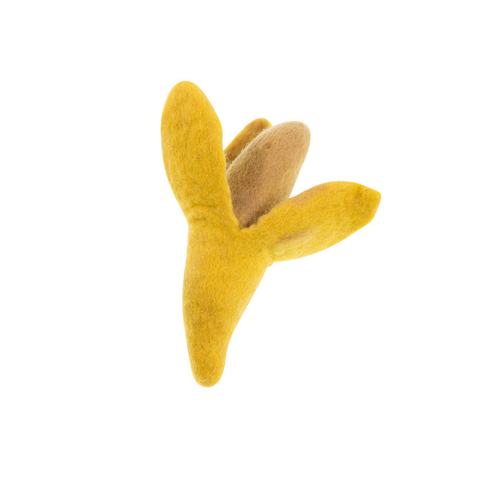 The banana felt cat toy ,handmade from durable felt wool ,this toy is eco-friendly and handmade from ethically sourced materials.